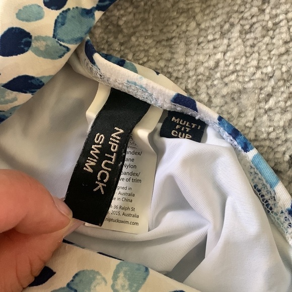 Niptuck Petal Plunge Joanne Twist Front Tummy Control Swimsuit blue white size 4 - Picture 7 of 9